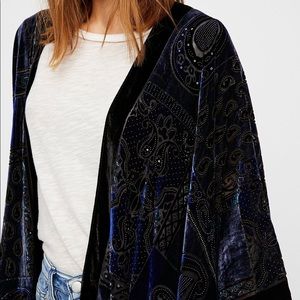 Free people dark paradise kimono 💙